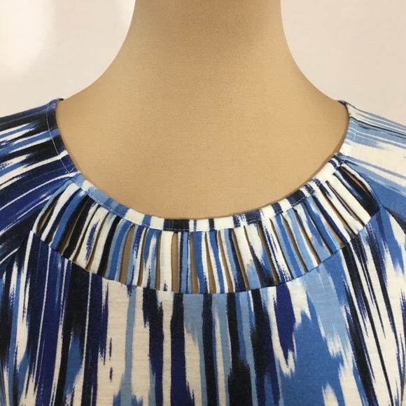 Liz Claiborne Abstract Blue Watercolor Short-Sleeved Shirt, Petite Large - Picture 4 of 9